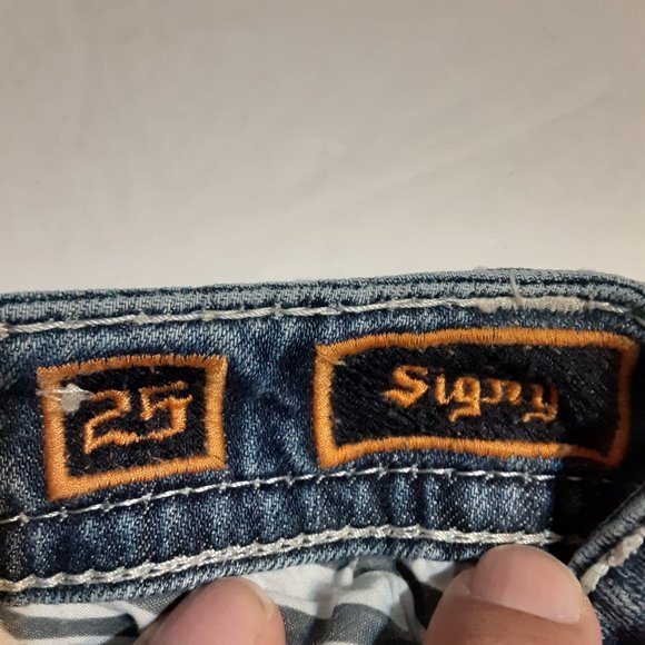 Rock Revival Women's Signy Mid Rise Boot Jeans in size 25 - Picture 7 of 10